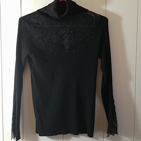 Turtleneck sweater - Picture 1 of 3